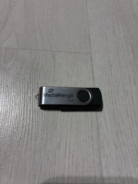 USB флашка с вграден jailbreak, с който можеш да премахваш iCloud lock