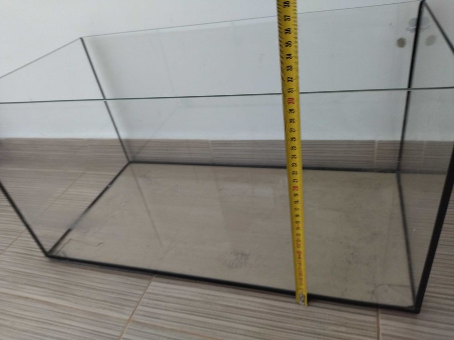 Acvariu mare pești, broască țestoasă sau hamsteri foarte bun