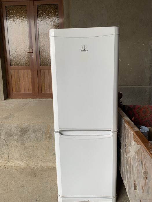 холоделник Indesit 299L