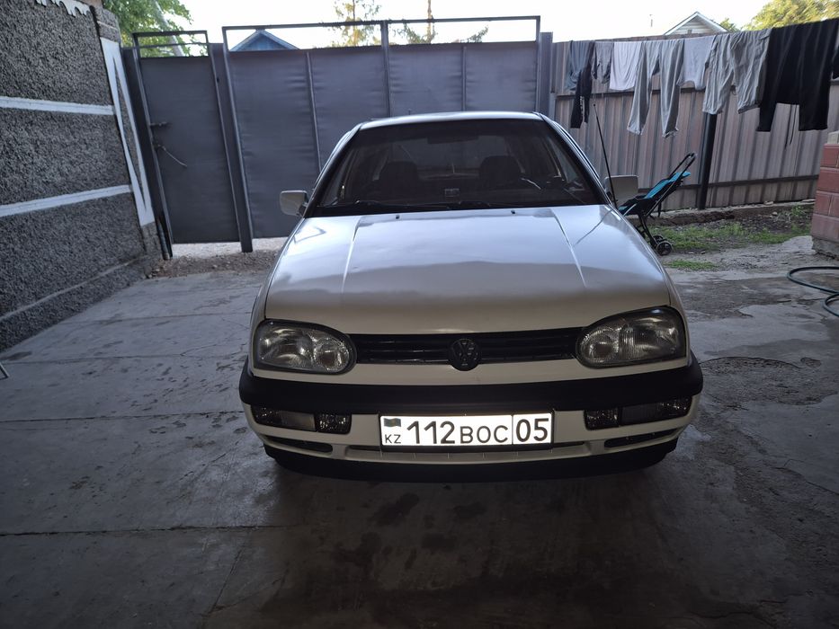 Гольф 3 1992 года 1,8 автомат