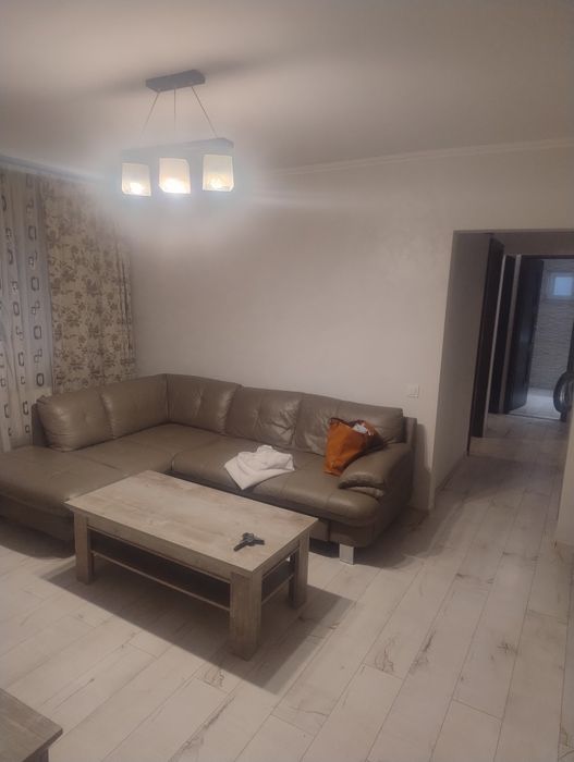 Apartament de vînzare 3 camere — fotografia 1