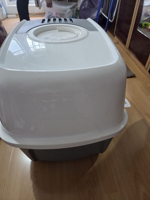 Litiera cu acoperis si filtru carbon  Nobby Nestor Jumbo  Gri/Alb, 66,5x48,5x46,5 cm
