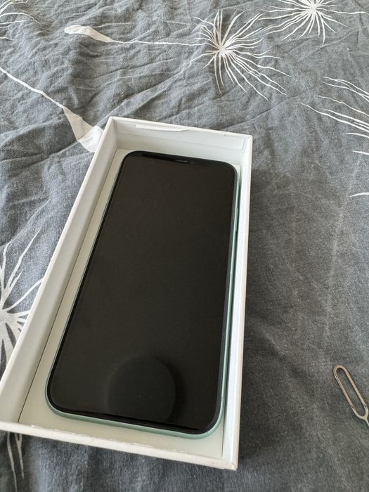 iPhone 11 зелен