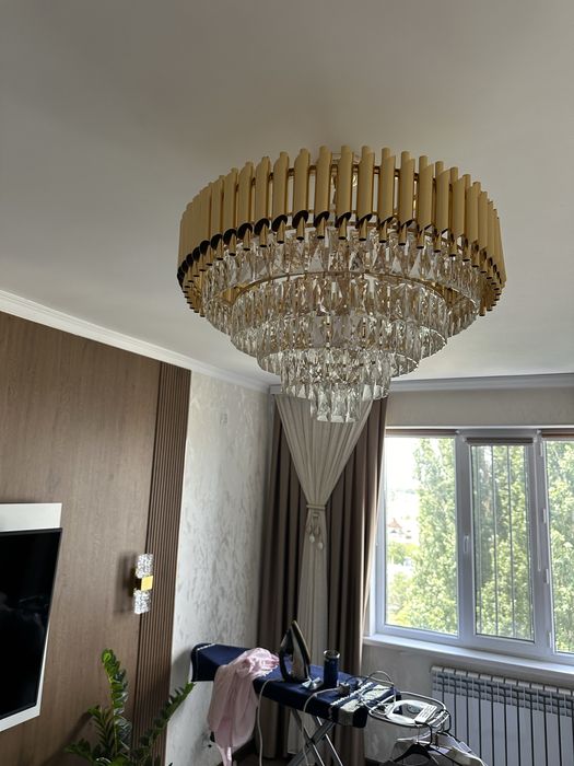 Люстра для зала