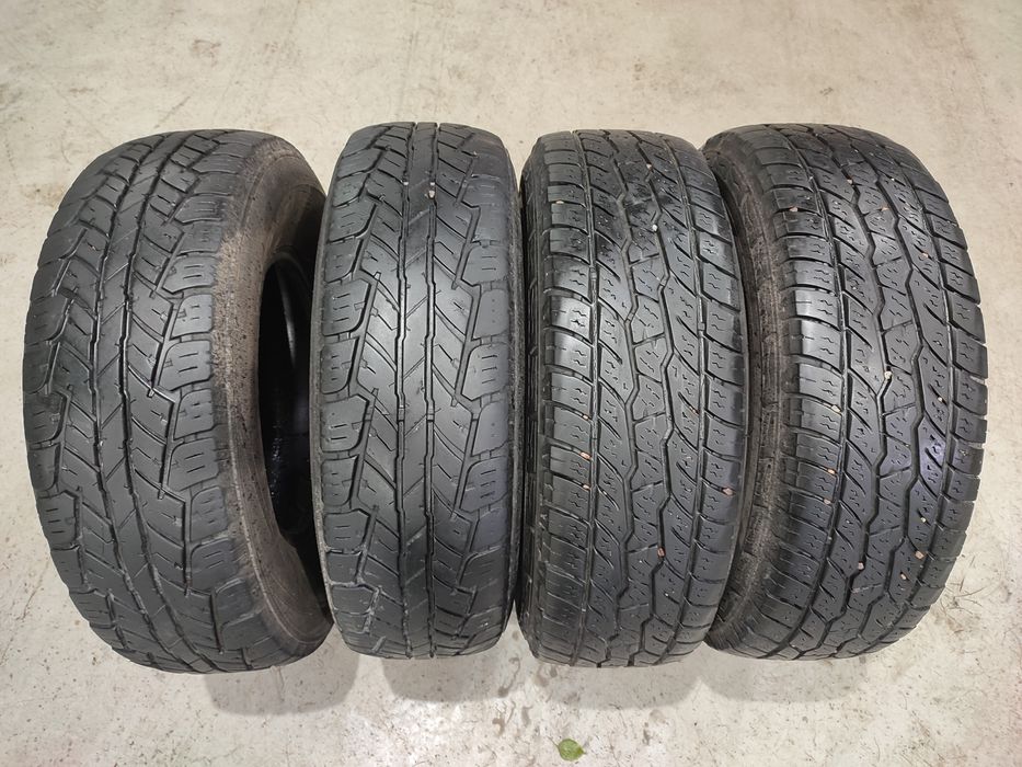 Продам комплект резины 235/75/15