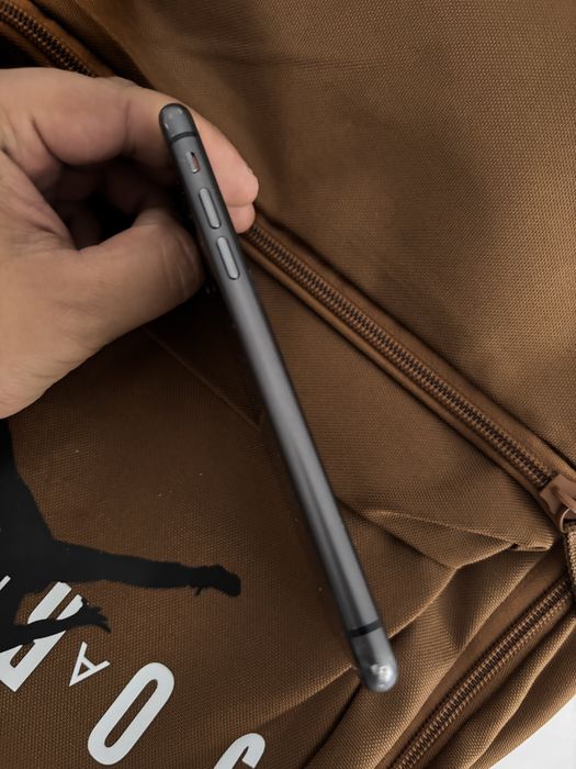 Iphone 11 negru