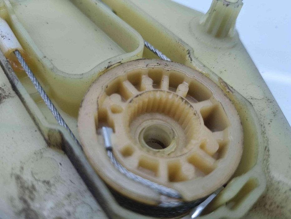 Macara electrica geam dreapta spate Renault Megane 3 (B95) [Fabr 2008-