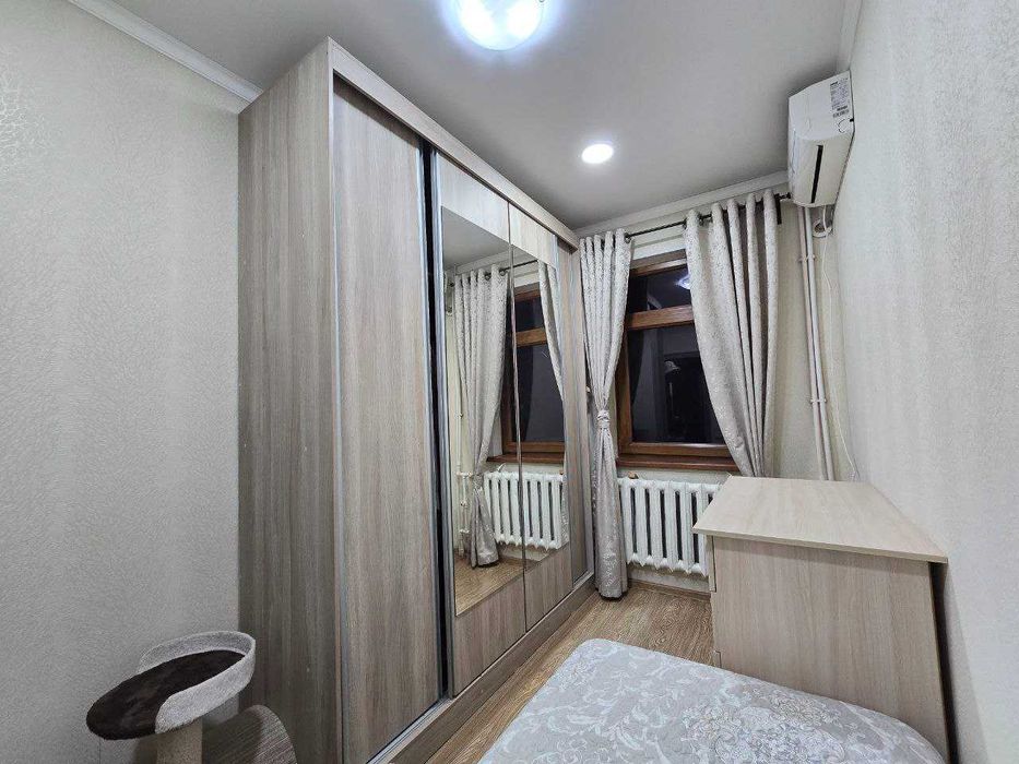 Комплект мебели - кровать, стол, шифоньер