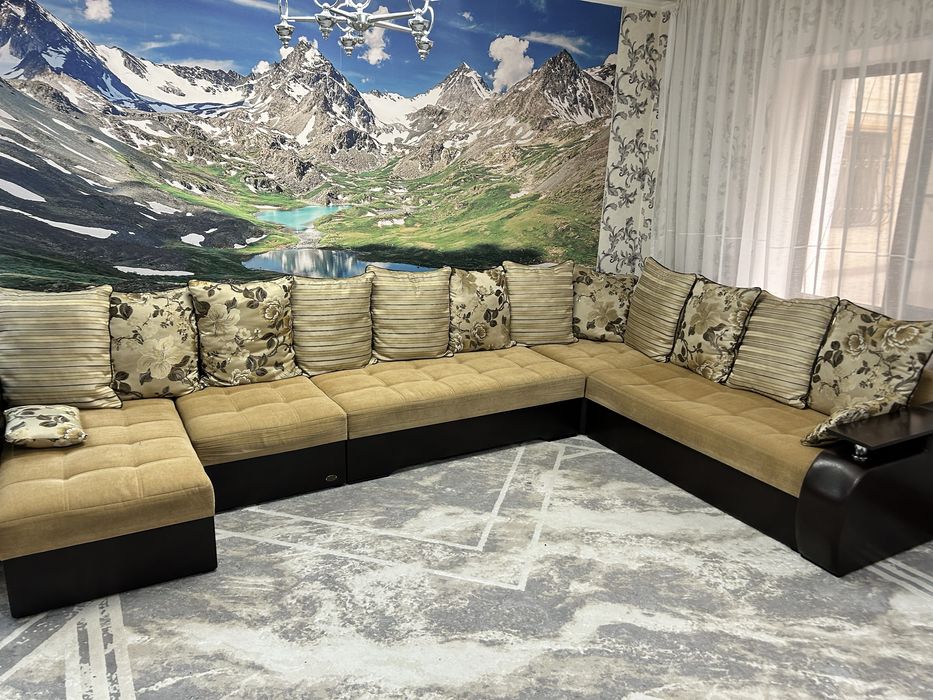 Диван в хорошем состояний