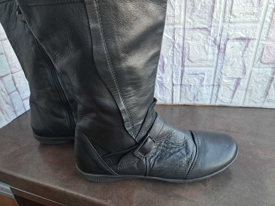 дамски ботуши,зимни обувки,кожени черни боти номер40