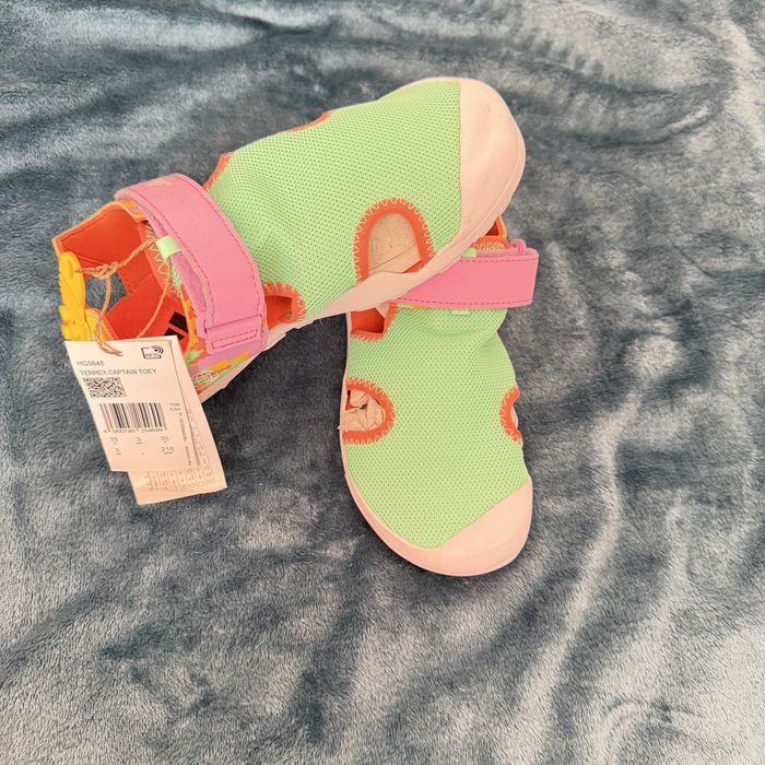 Sandale Adidas x LEGO Terrex Captain Toey – NOI, Mărimea 35