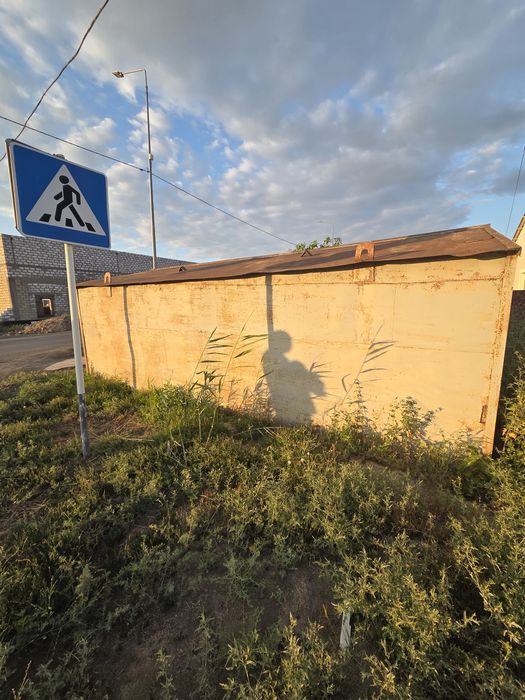 Продам металический Гараж