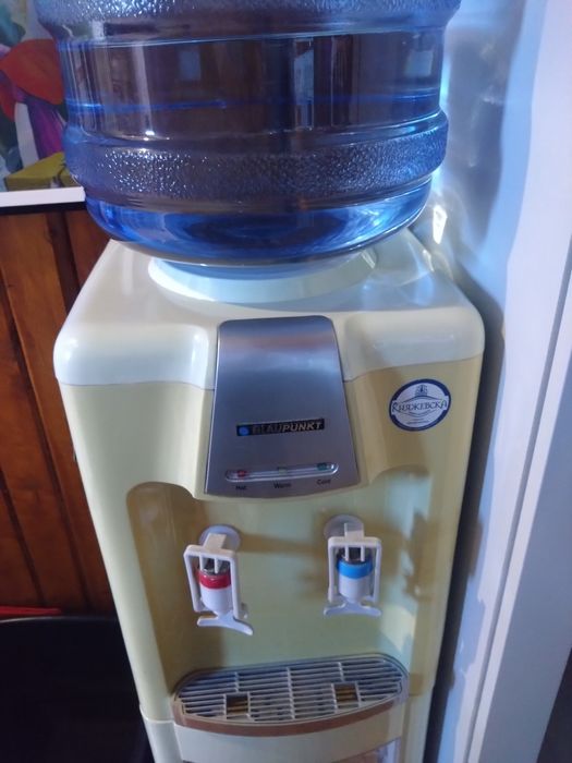 Диспенсър за вода