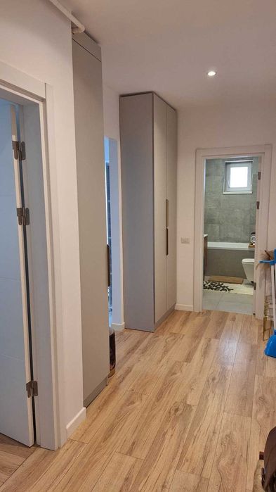 Inchiriere apartament mobilat 2 camere elegant si luminos, terasa mare