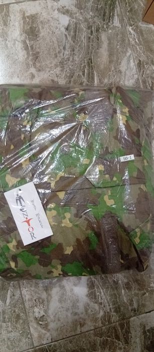 Ținuta și bocanci combat