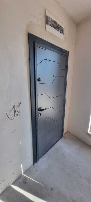 1298-Продава се тристаен апартамент ново строителство-кв. "Варош"
