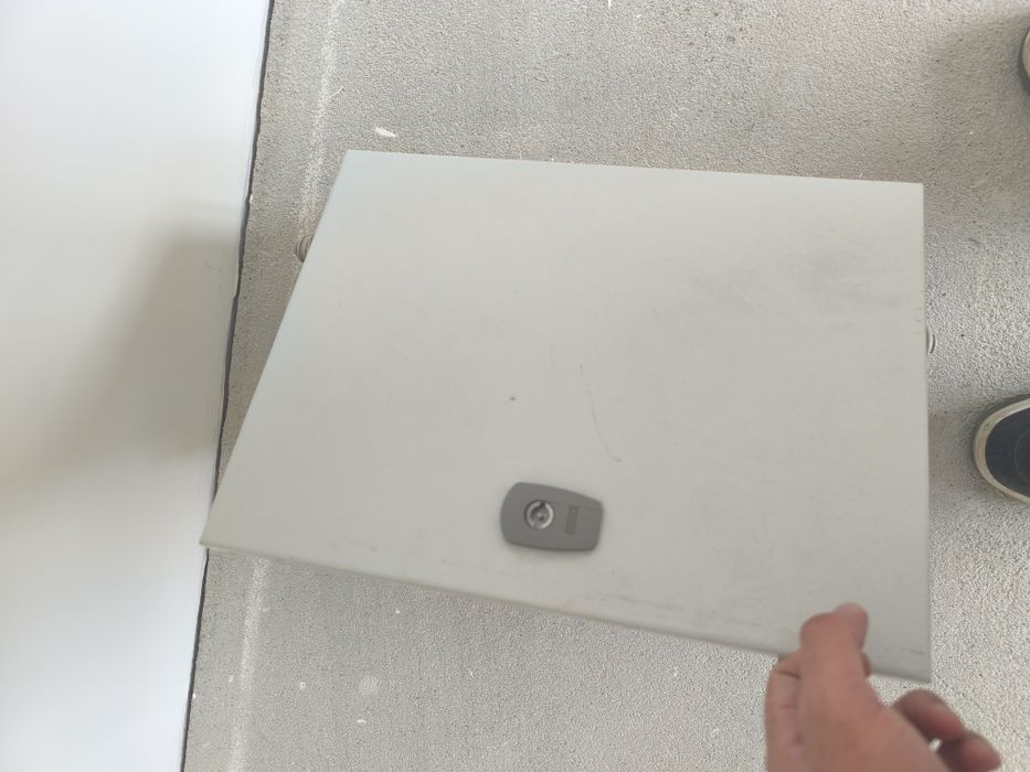 Tablou electric metalic cu siguranta