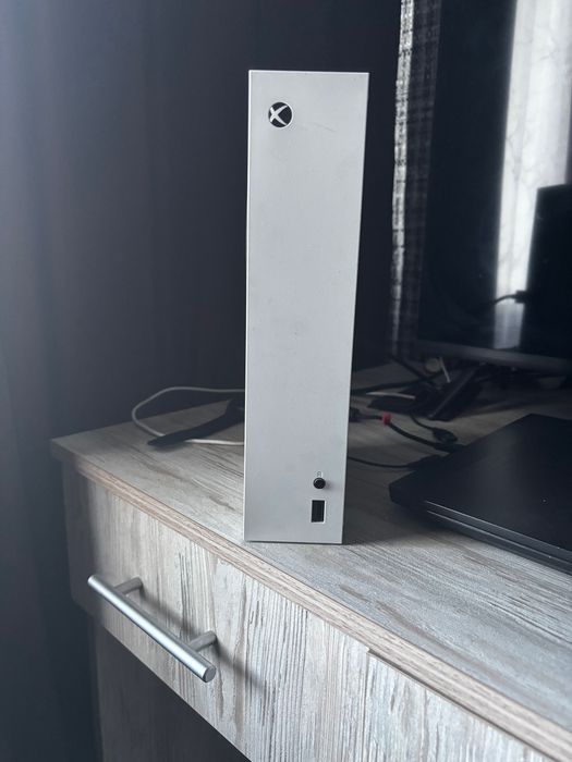 Продаю Xbox series S