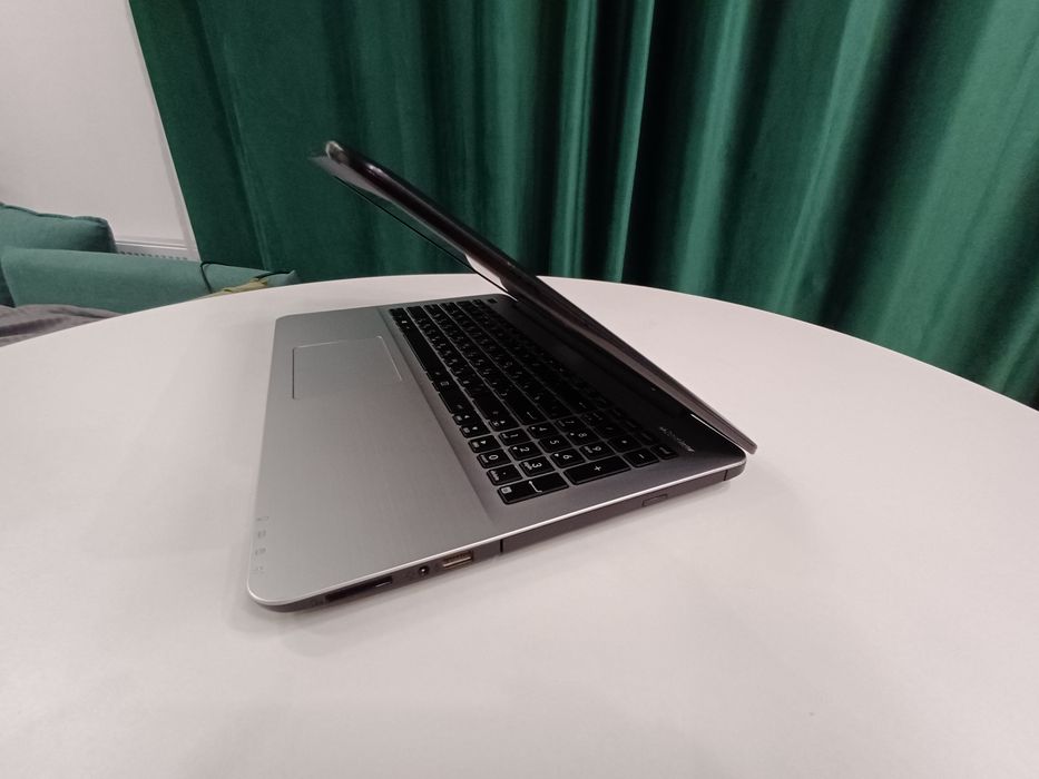 Asus x555uj core i7/8gb/240gb/Nvidia 2gb