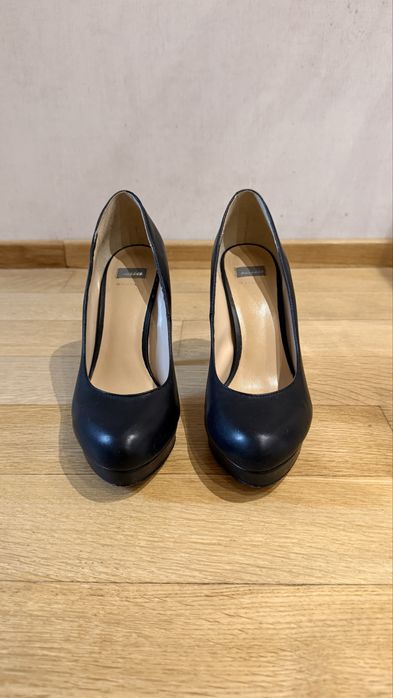 Дамски кожени обувки Bata