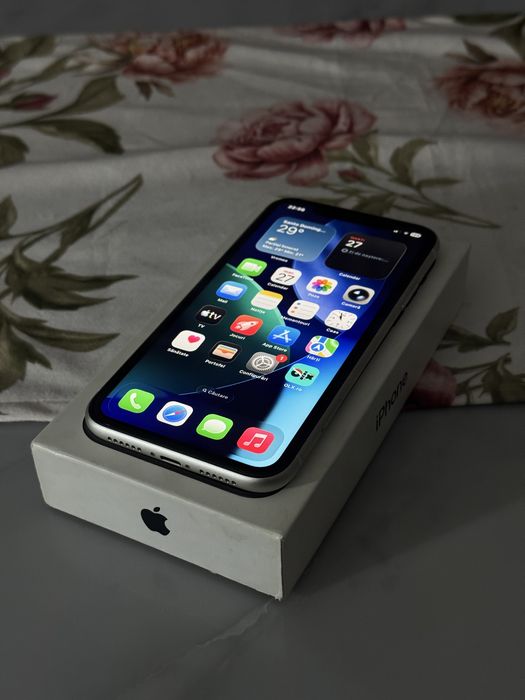 iPhone 11 White, 64gb, liber de retea, stare impecabila (Baterie 100%)