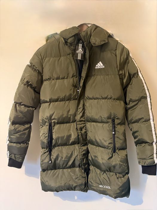 Продается новый пуховик Adidas оригинал