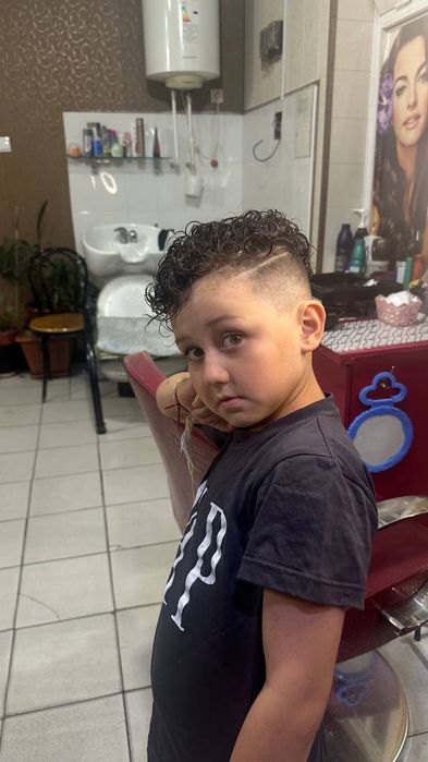 Парикмахер стилист(со стажем 20лет)