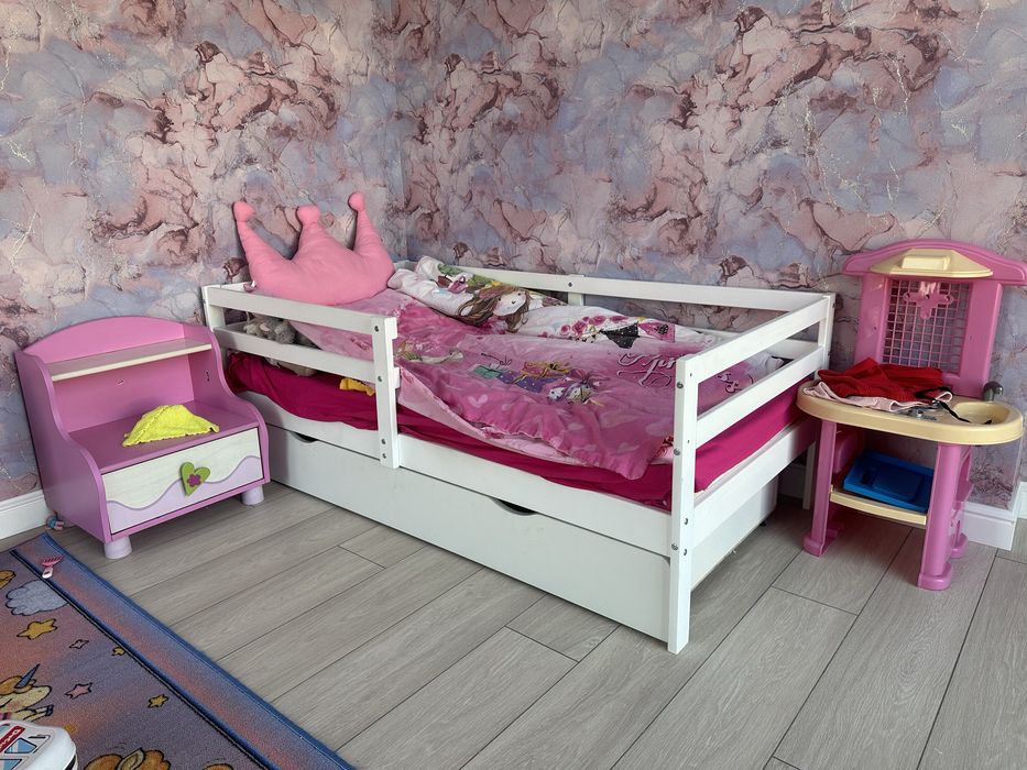 Продам детскую кроватку