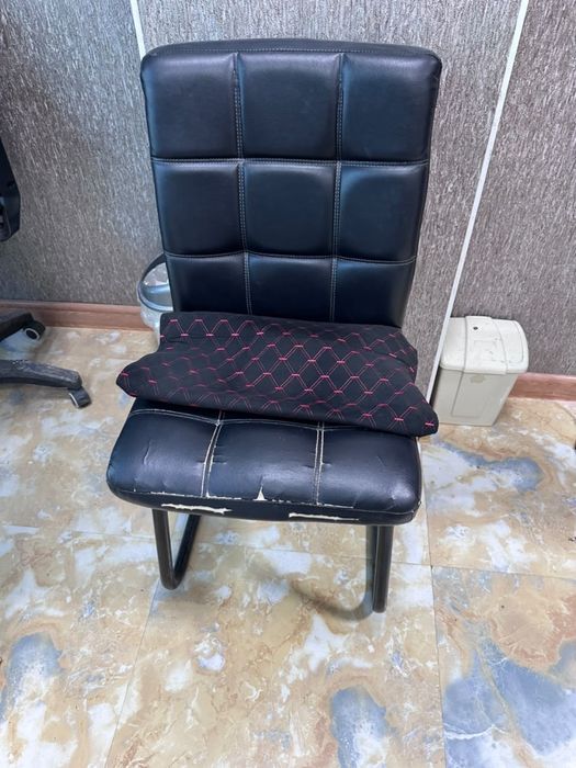 Продам офисные стулья