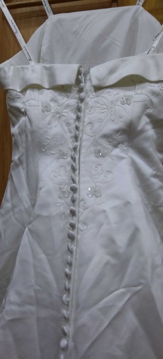 Свадебное платье со шлейфом