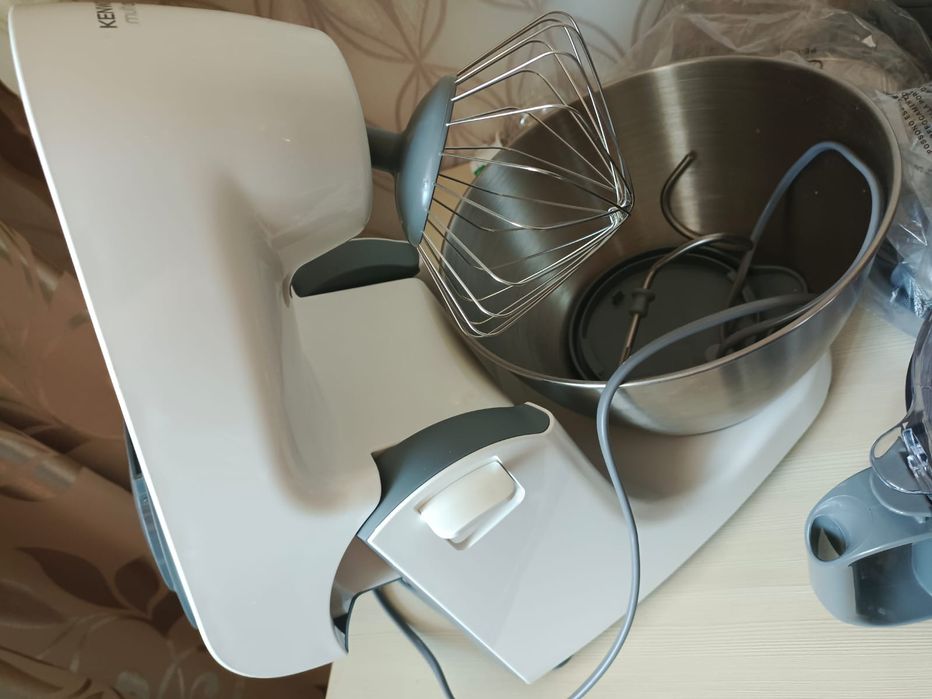 Продам кухонный  комбайн