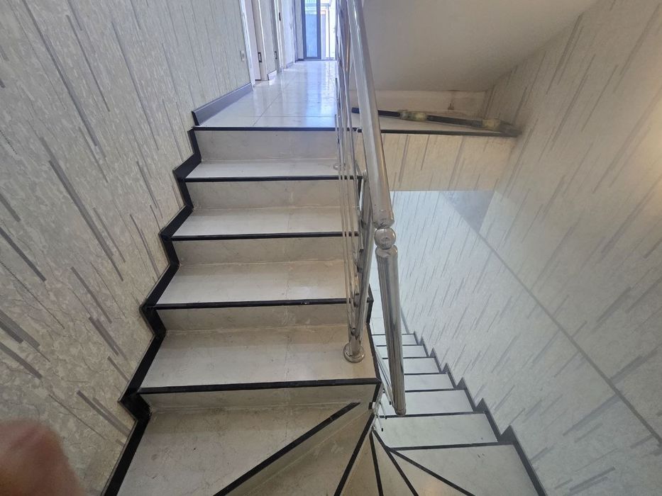 Продается дом  2 этажа + подвал 6 ком 160м2 зем 2 сот