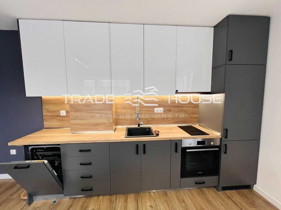 Дава се под наем Тристаен апартамент в Пловдив, Христо Смирненски - 110 кв.м за 650 € - Снимка #3