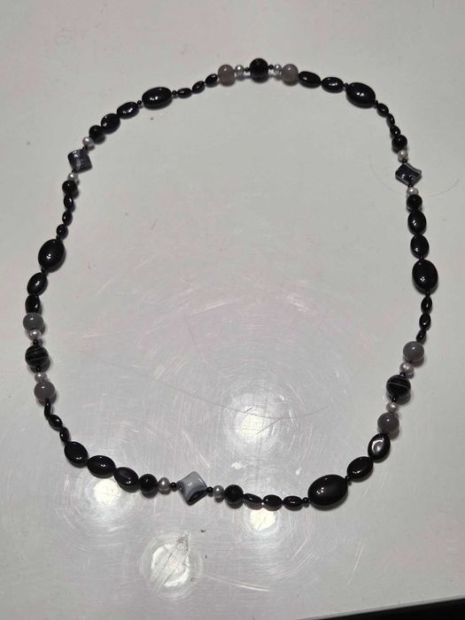 Lot vintage de 8 lanturi deosebite si frumoase