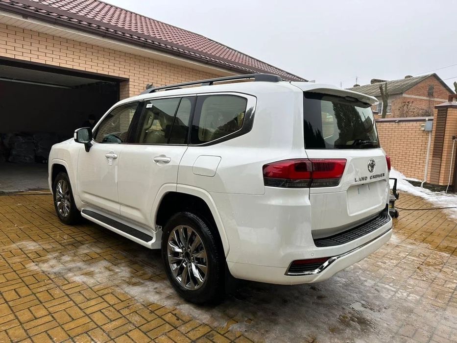 Land Cruiser 300. Full 70th. Одна рука.