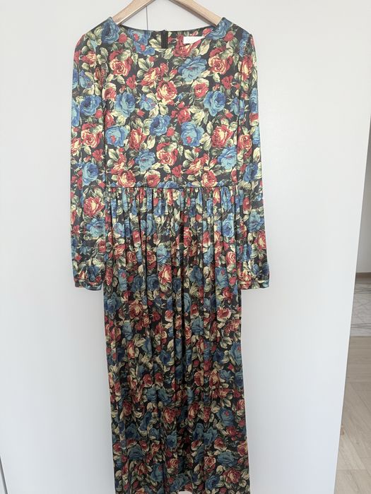 Платье длинное 36 р( на 42-48)