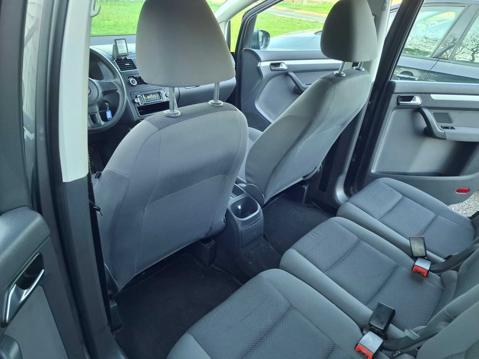 VW Touran 1.6D an 2012. Posibil GARANTIE si RATE
