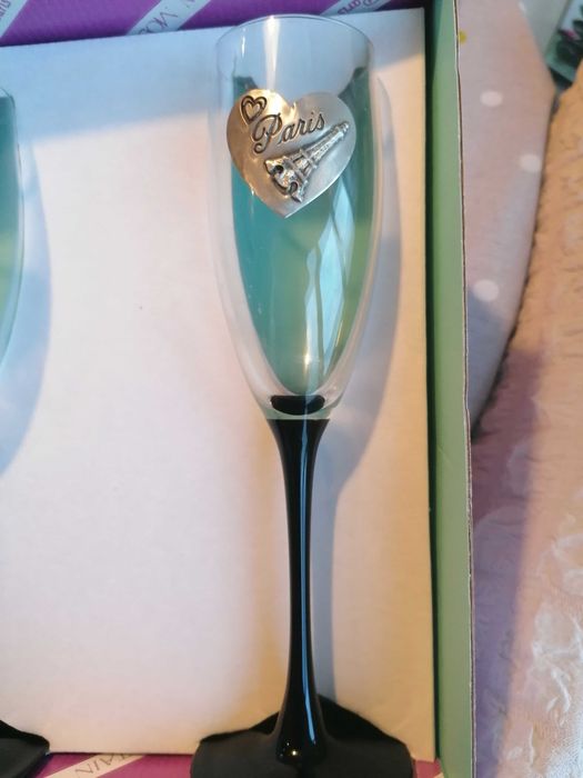 Чаши за шампанско