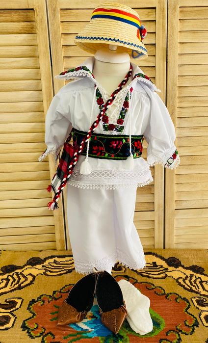 Costum popular pentru băiat de Maramureș complet