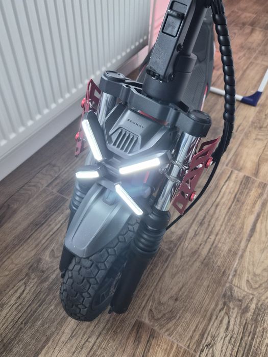 Trotineta electrica Segway ZT3 PRO