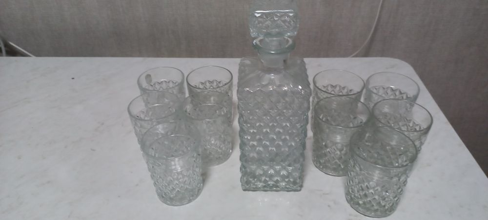 Продам сервиз стаканы, графин, поднос