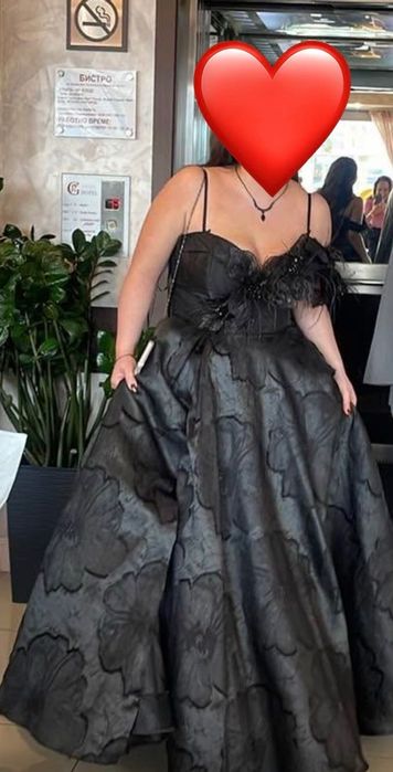 Разкошна бална рокля