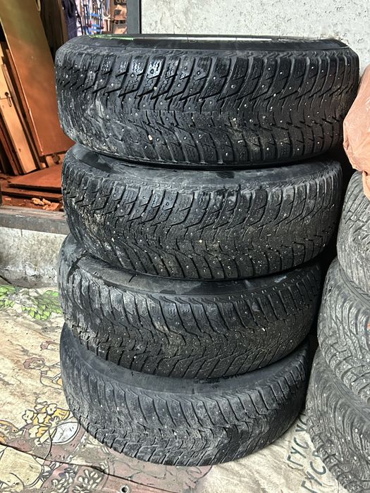 Продам комплект зимней резины R16