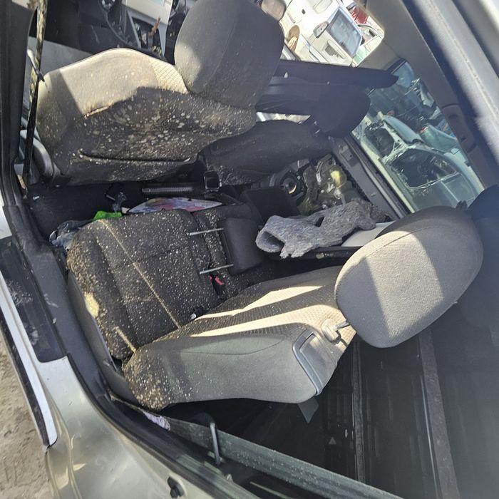 Corola verso на части