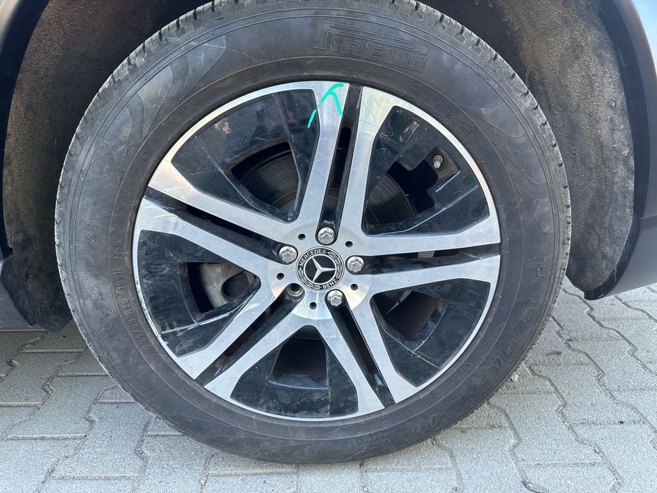 Летни Гуми с джанти Mercedes и Pirelli
