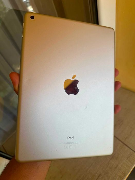 Ipad 6 Tableta Gen 6 2018 SILVER 128 GB Ecran Multi-Touch 9,7 inchi