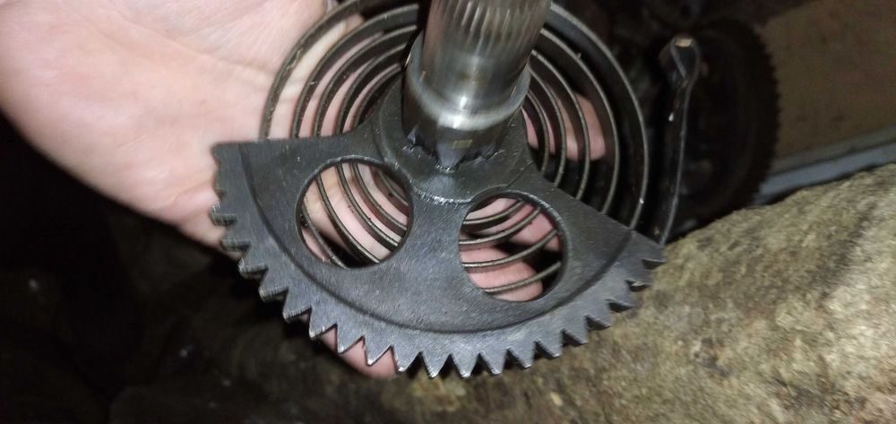 Предлагам части за Иж Планета 2 МЗ 175, балкан 250 , Ява 250  зид 200