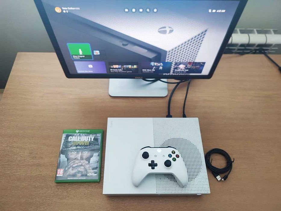 Xbox One S с джойстик, кабели и подарък игра