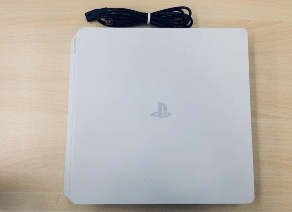 PlayStation 4 Slim белая
