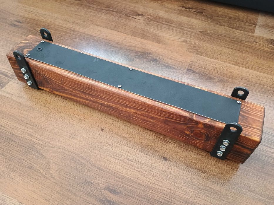 Дървен полилей с обков за механа